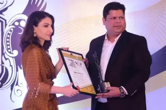 Healthcare Excellence Award by Soha Ali Khan